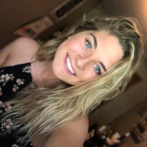 Meet your Posher, Makenly